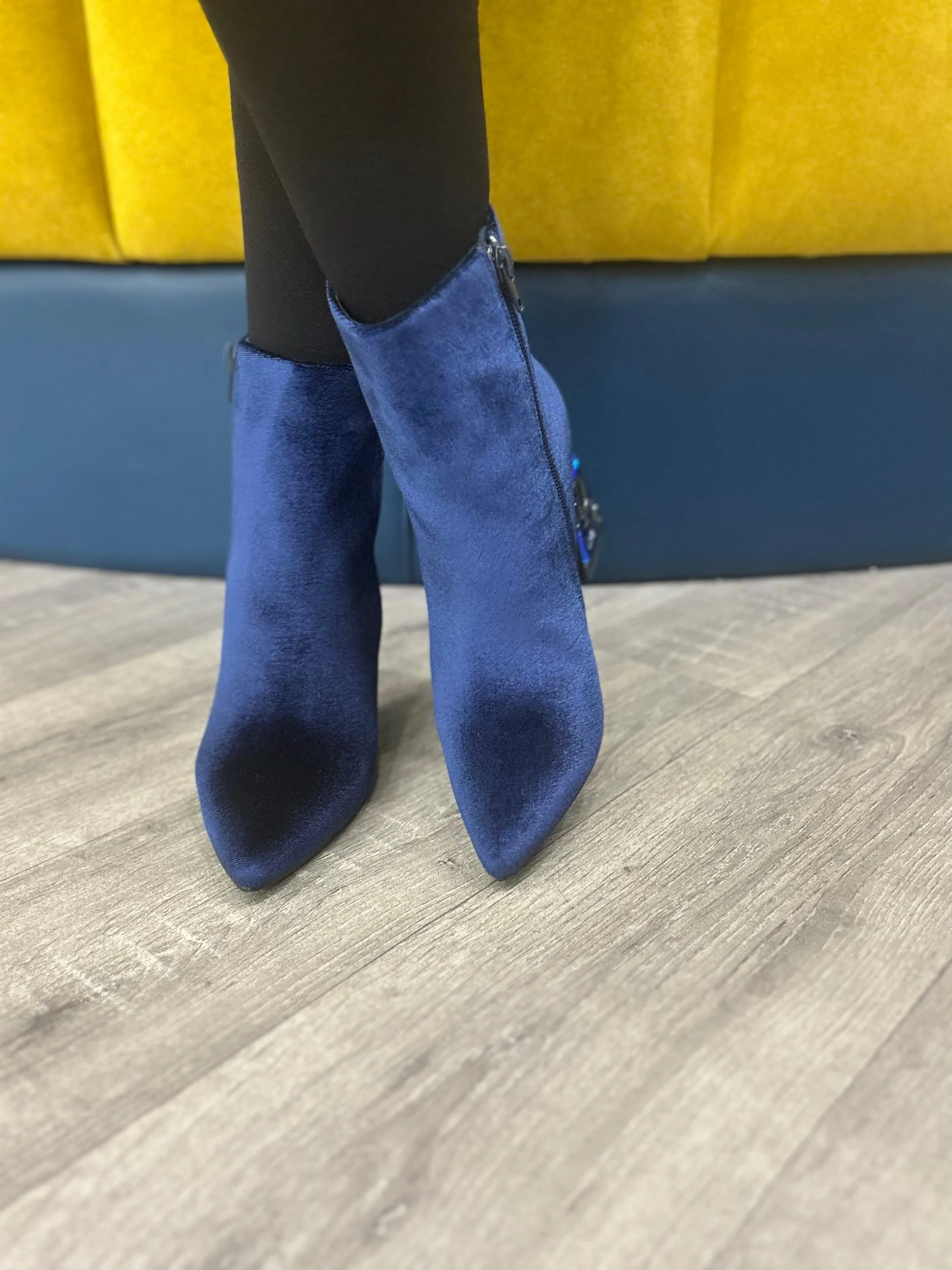 Menbur Navy Velvet Boots