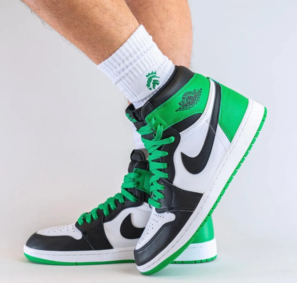 Nike Air Jordan 1 Retro High OG Lucky Green (GS) Women's